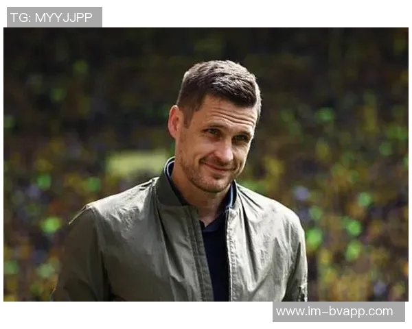 多特蒙德总监凯尔或将加盟汉堡担任更高职位引发关注 多特蒙德总监凯尔或将加盟汉堡担任更高职位引发关注