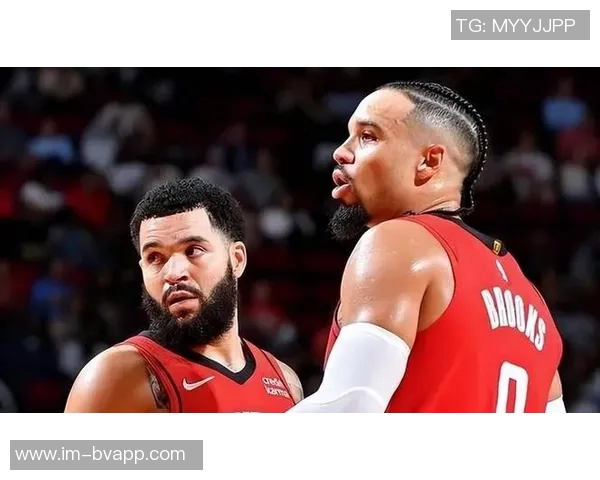 太阳新赛季首发阵容揭晓布克领衔格雷森阿伦与狄龙强势加盟