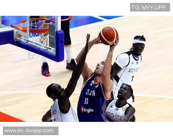 斯波力挺约维奇尽管投篮失准依然展现重要价值与自信心不减 斯波力挺约维奇尽管投篮失准依然展现重要价值与自信心不减