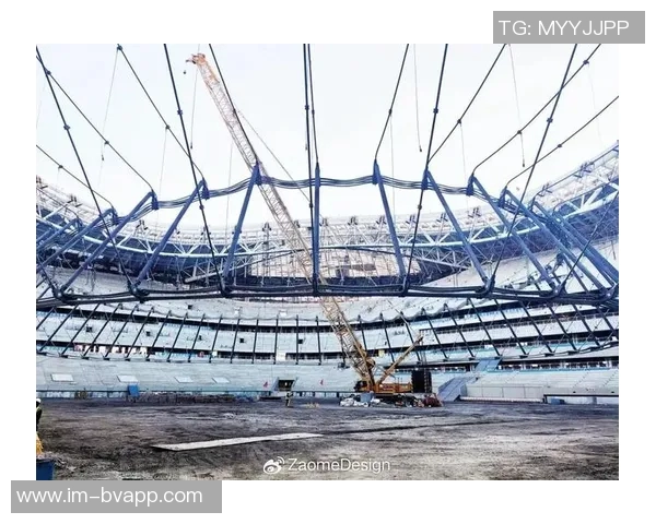 黄河体育中心足球场天空骨架成功吊装迎来建设新阶段